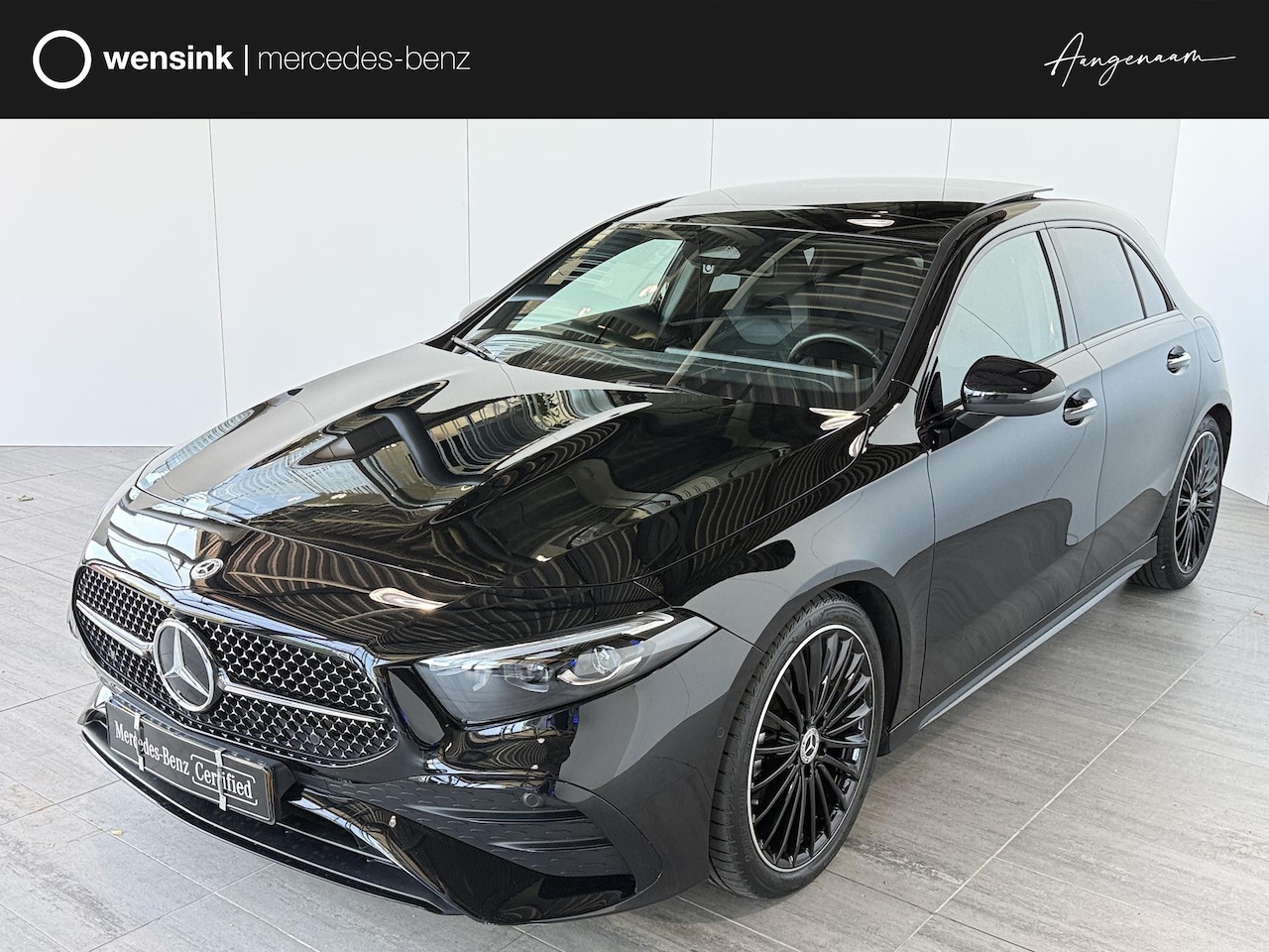 Mercedes-Benz A-klasse - 180 Star Edition AMG Line | Night pakket | Panoramadak | Achteruitrijcamera | - AutoWereld.nl