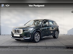 BMW iX1 - eDrive20 X-Line / Elektrisch verstelbare + verwarmde voorstoelen / Trekhaak Zwenkbaar / Pa