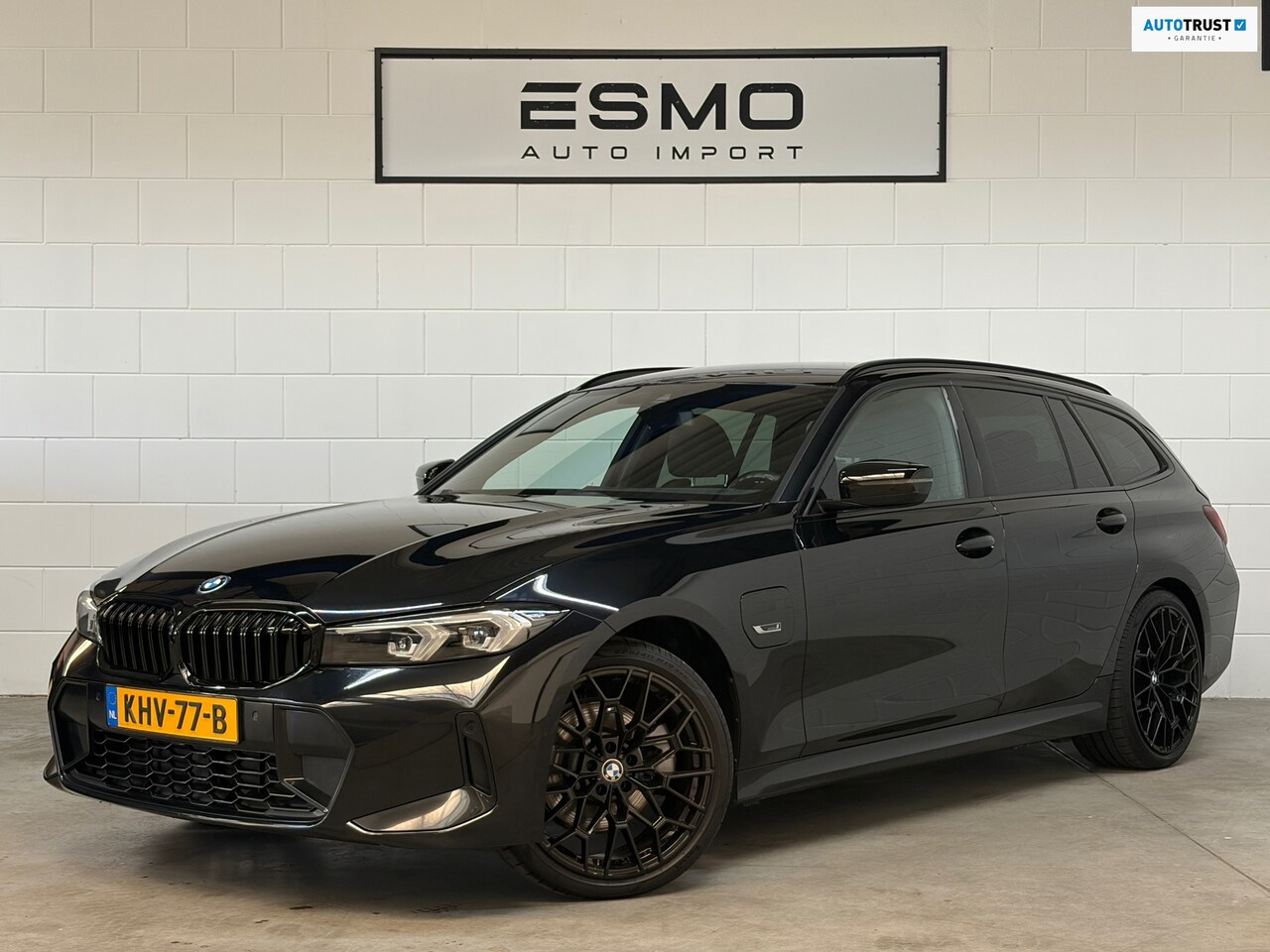 BMW 3-serie Touring - 320e M-Sportpakket MY 2023 - 19" breedset Lederen bekleding - AutoWereld.nl
