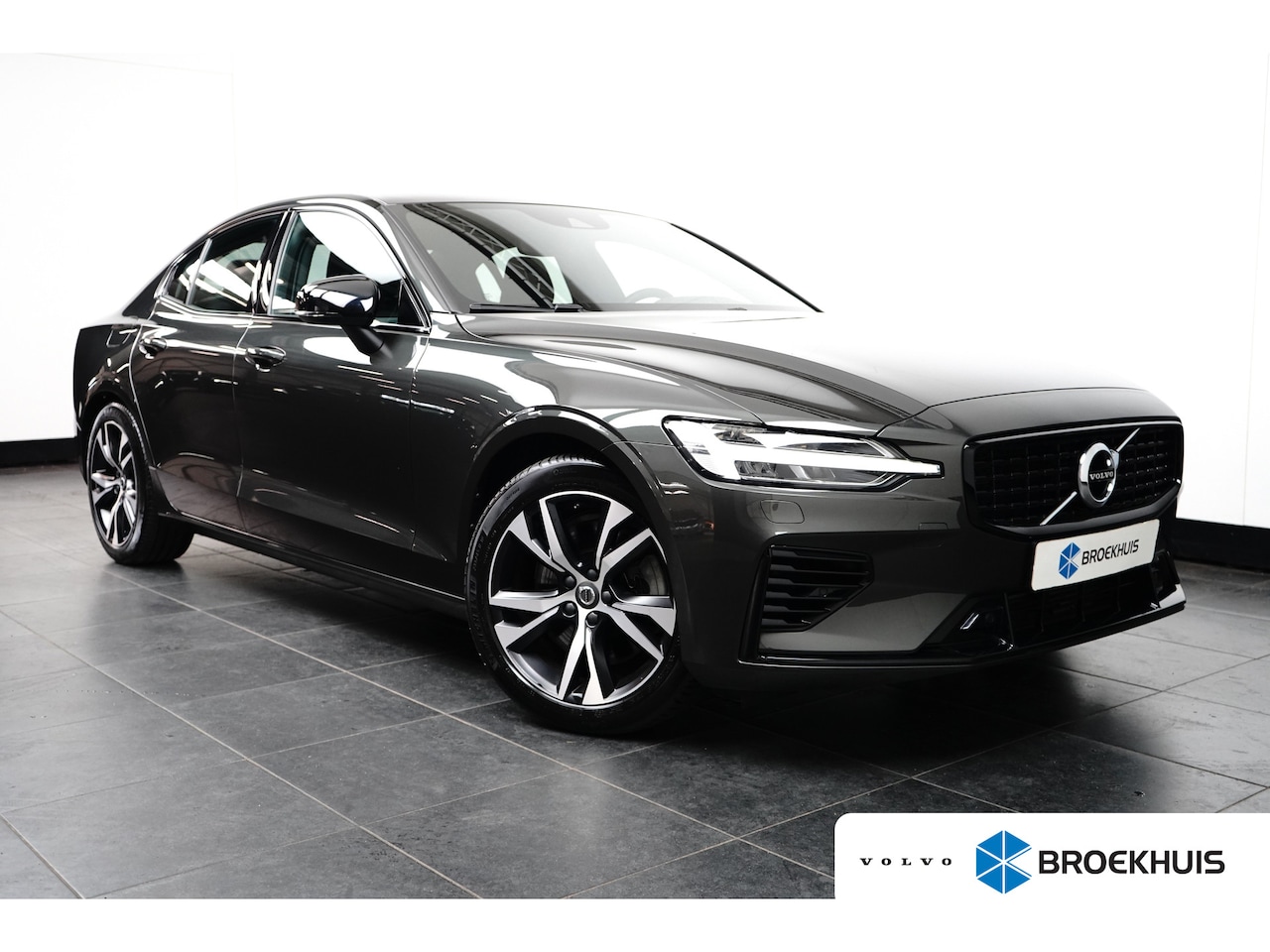 Volvo S60 - 2.0 Recharge T8 AWD R-Design | Selekt! | Harman/Kardon | Trekhaak | Memory | Stoel & stuur - AutoWereld.nl