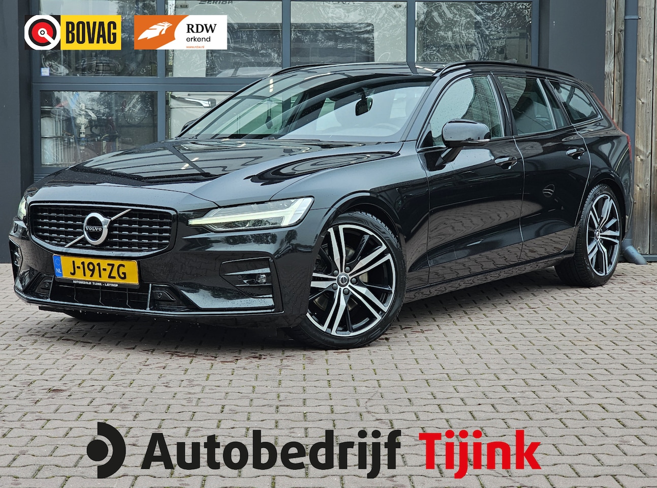 Volvo V60 - 2.0 B3 R-Design | LED | Trekhaak | Elek. bestuurdersstoel | Elek. achterklep | Leder | Key - AutoWereld.nl