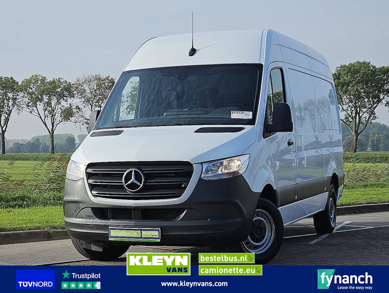 Mercedes-Benz Sprinter - 317 L2H2 RWD Automaat Airco Mbux Camera Cruise Control 3 Zits Euro6 170 PK! - AutoWereld.nl