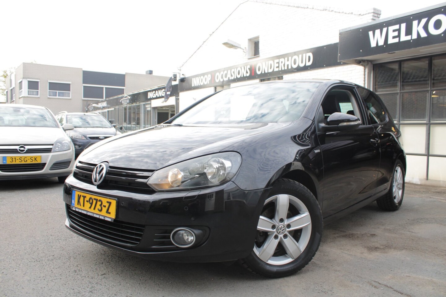 Volkswagen Golf - 1.2 TSI Highline BlueMotion / Carplayy / CruiseControl / PArkeersensoren - AutoWereld.nl