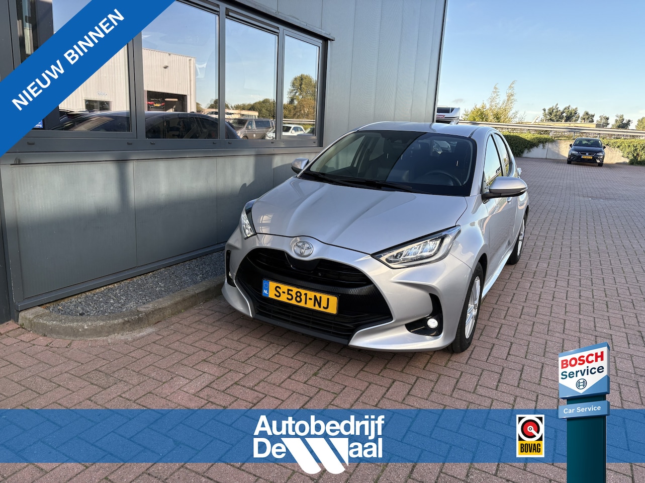 Toyota Yaris - 1.5 VVT-i 125pk Business Plus LED/HUD/KEYLESS/CAMERA/WINTERPACK/ADAPT.CRUISE - AutoWereld.nl