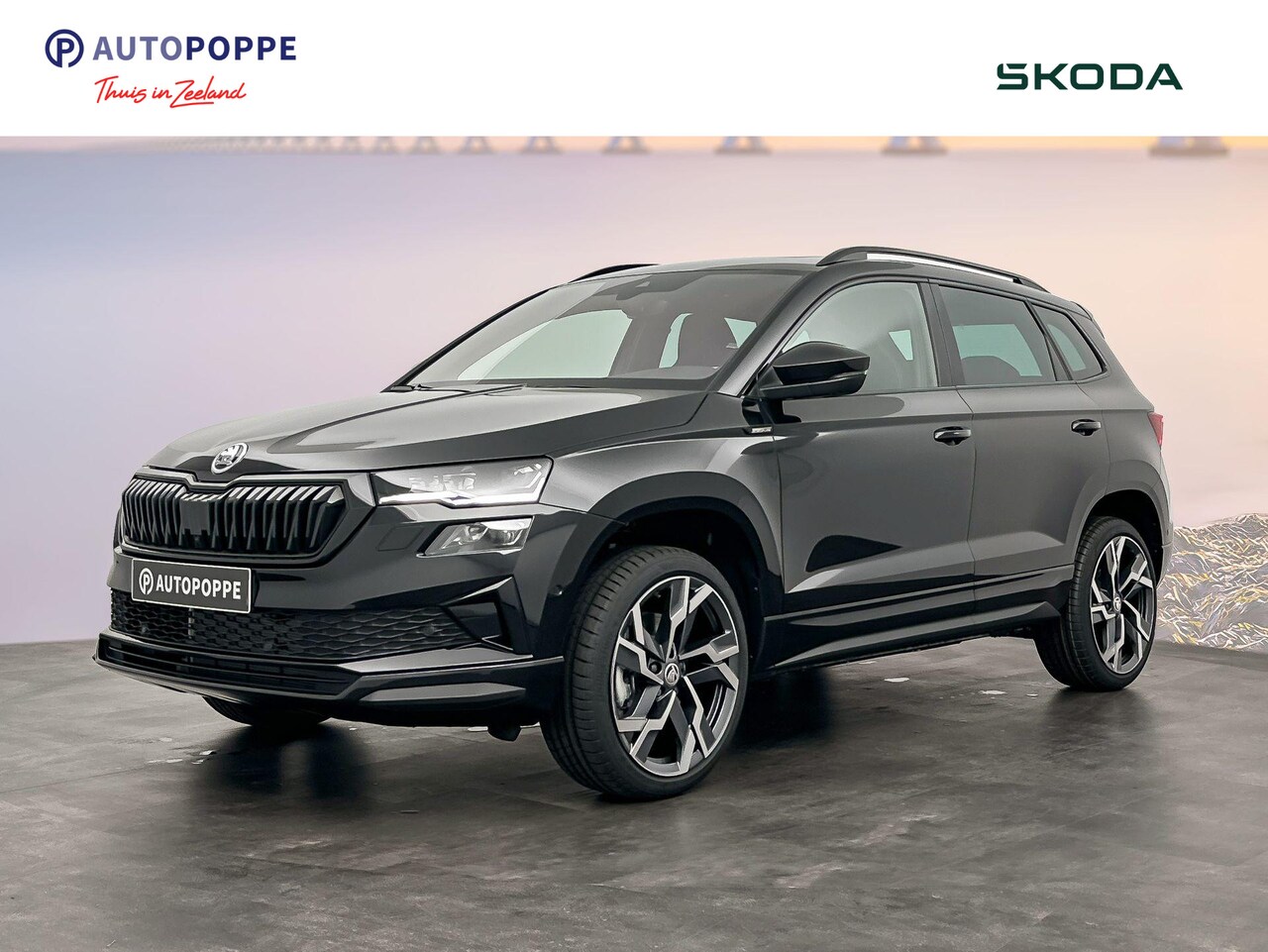 Skoda Karoq - 1.5 TSI ACT Sportline Business DSG7 150pk Panoramadak - Trekhaak - AutoWereld.nl