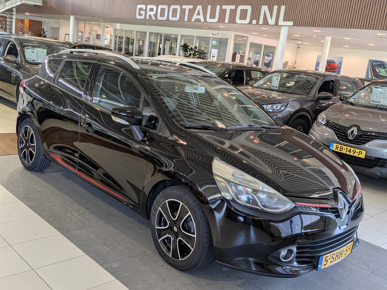 Renault Clio Estate - 0.9 TCe Expression Airco, Cruise Control, Trekhaak, Stuurbekrachtiging - AutoWereld.nl