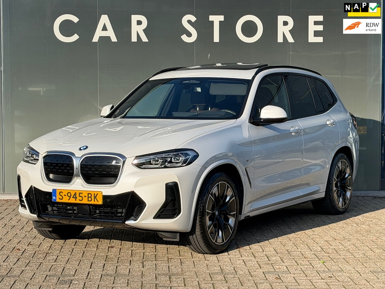 BMW iX3 - High Executive 80 kWh M-PORT Leder | HUD |SOH 100% - AutoWereld.nl