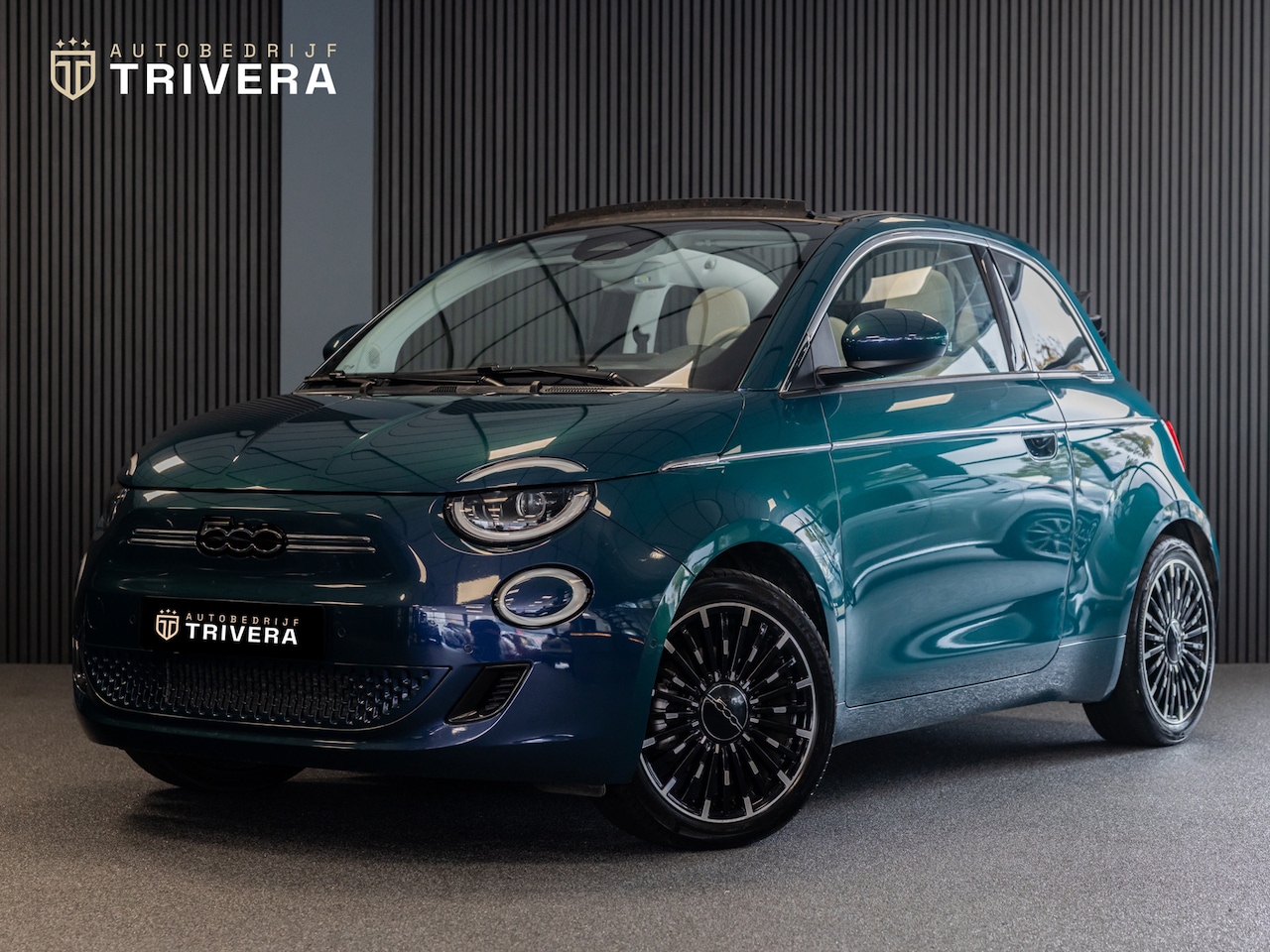 Fiat 500 - La Prima cabrio 42 kWh l SoH 95% l AUT.l 360° camera l volledig leder l CARPLAY l BTW - au - AutoWereld.nl