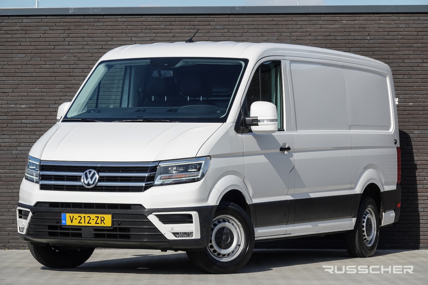 Volkswagen Crafter - L3H2 | 2.0Tdi 140Pk | Stoel-Bank | Achteruitrijcamera | Leder | Trekhaak - AutoWereld.nl