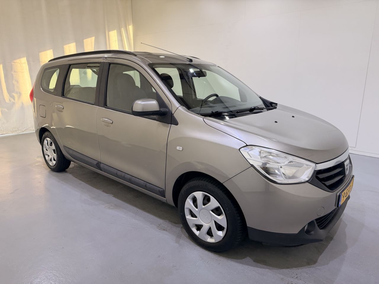 Dacia Lodgy - 1.2 TCe Laureate 5-Pers Airco - AutoWereld.nl