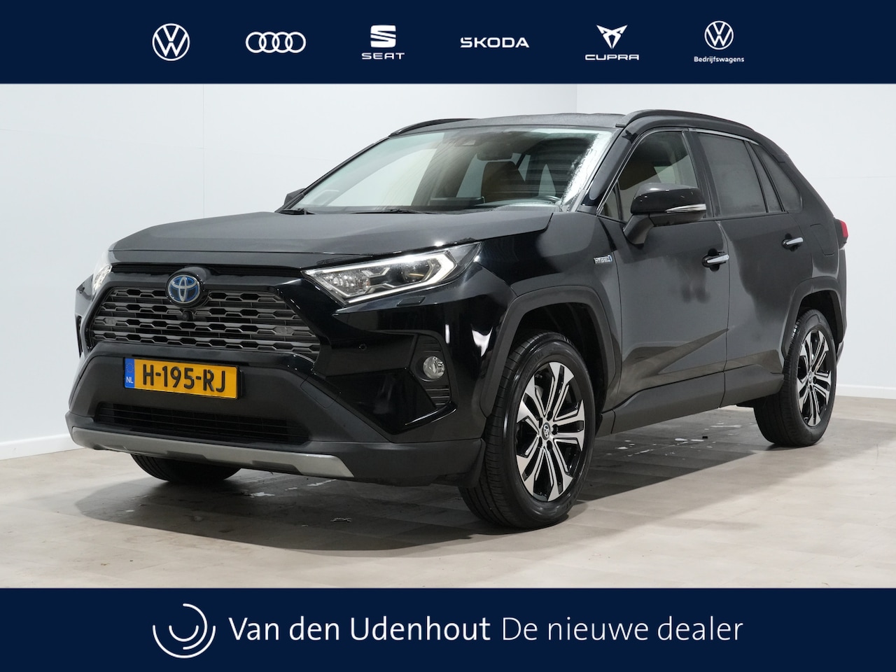 Toyota RAV4 - 2.5 Hybrid 218pk Executive Automaat / Navigatie / Leder / Stoelverwarming / Trekhaak 335 - AutoWereld.nl