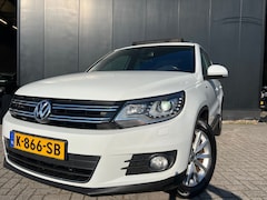Volkswagen Tiguan - 1.4 TSI R-Line '15 Aut/Panodak/Navi/ZrMooi