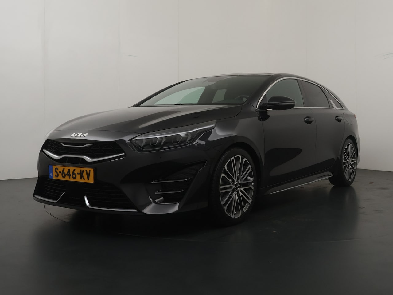 Kia Pro cee'd - 1.5 T-GDi GT-Line - Navigatie - Achteruitrijcamera - Climate control - Stoelverwarming - S - AutoWereld.nl