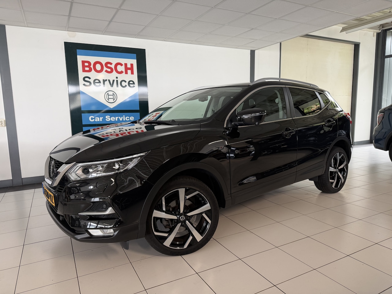 Nissan Qashqai - 1.3 DIG-T Premium Edition Leer / Navigatie / cruise control / - AutoWereld.nl