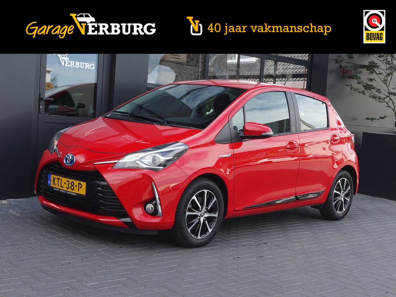 Toyota Yaris - 1.5 Hybrid Automaat (Achteruitrijcamera,Cruise,Stoelverwarming,Designpakket,Lm velgen) - AutoWereld.nl