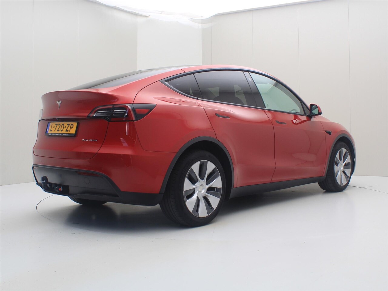 Tesla Model Y - Long Range 351pk AWD 90,2 SoH [ TREKHAAK+AUTOPILOT+19 INCH+PREMIUM AUDIO ] - AutoWereld.nl