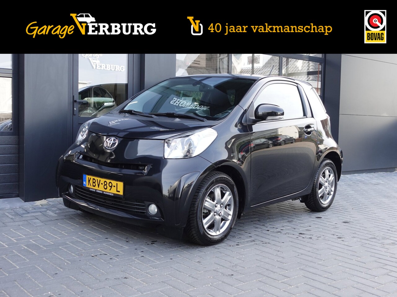 Toyota iQ - 1.0 VVTi Executive (Navigatie,Keyless entry,Climatecontrol,Lm velgen,Spiegels elek.inklapb - AutoWereld.nl