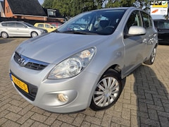 Hyundai i20 - 1.4i i-Motion 2011. Automaat/Airco/Mistlampen Etc.. APK 09-2027