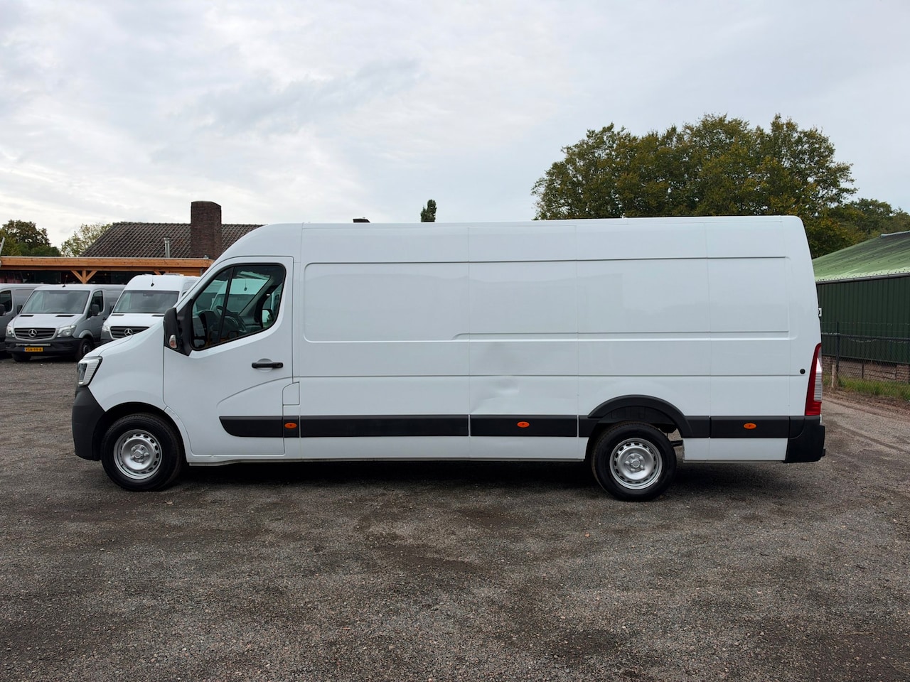 Renault Master - T35 2.3 dCi 165PK L4H2 EL Airco / Cruise - AutoWereld.nl