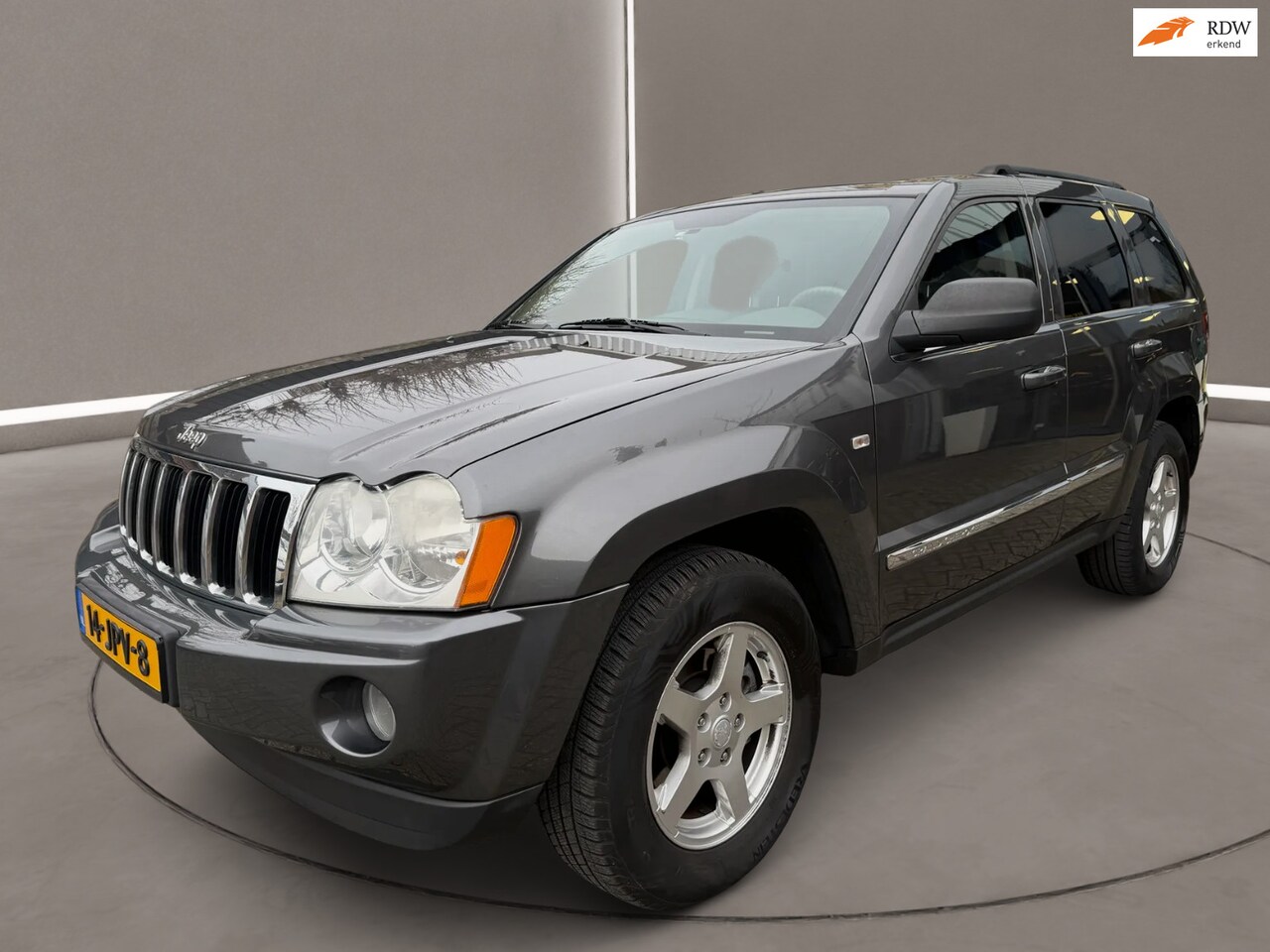 Jeep Grand Cherokee - 3.0 V6 CRD Laredo 218 Pk Automaat Airco Navi Leer Schuifdak EXPORT - AutoWereld.nl