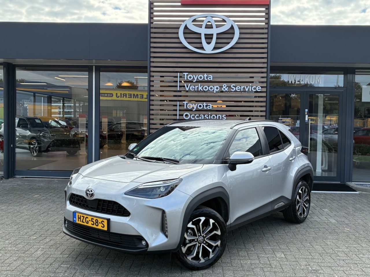 Toyota Yaris Cross - 1.5 Hybr 130 Dynamic Comfort Pack | Stoelverw. | PDC V+A | Adapt. Cruise - AutoWereld.nl