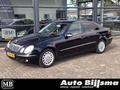 Mercedes-Benz E-klasse - 200 K. Elegance automaat, lederen bekleding, trekhaak