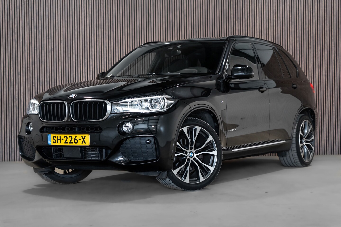 BMW X5 - XDrive30d High Executive 7p. Pano Leder Camera Led - AutoWereld.nl