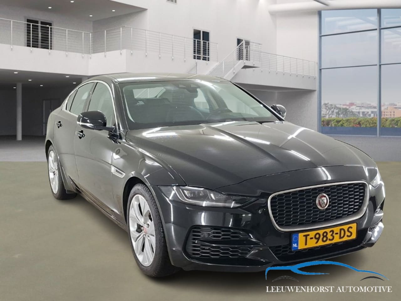 Jaguar XE - 2.0 P250 S 2.0 P250 S, leer, clima, cruise, elektr. stoel., navi, camera, dealer onderhouden - AutoWereld.nl