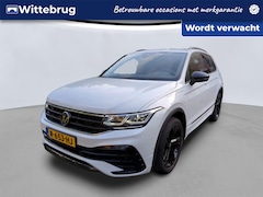 Volkswagen Tiguan - 1.4 TSI 245pk eHybrid R-Line Business+ DSG Automaat / Panorama schuifk dak / Navigatie / M