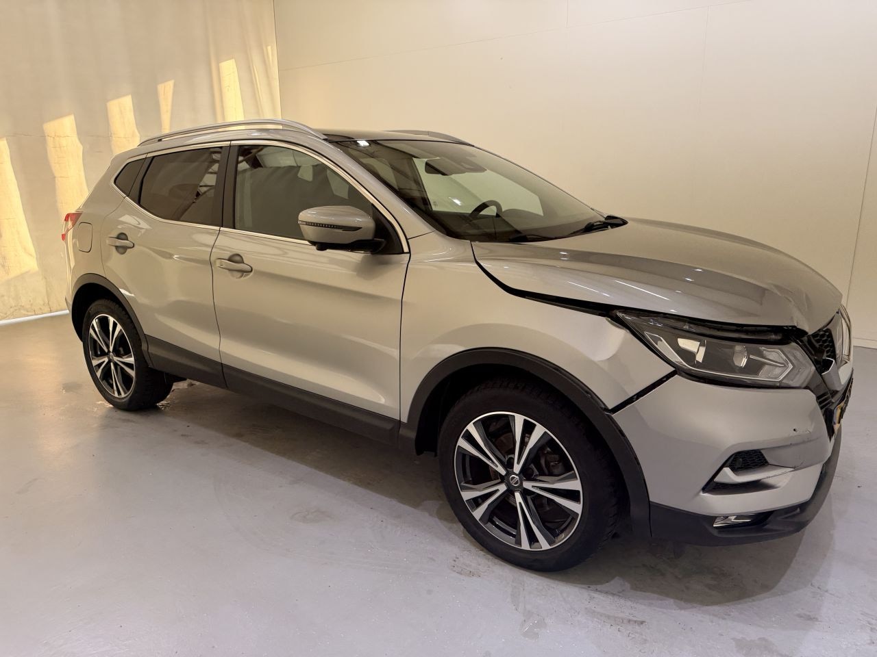 Nissan Qashqai - 1.2 DIG-T 115pk N-Connecta Panoramadak - AutoWereld.nl