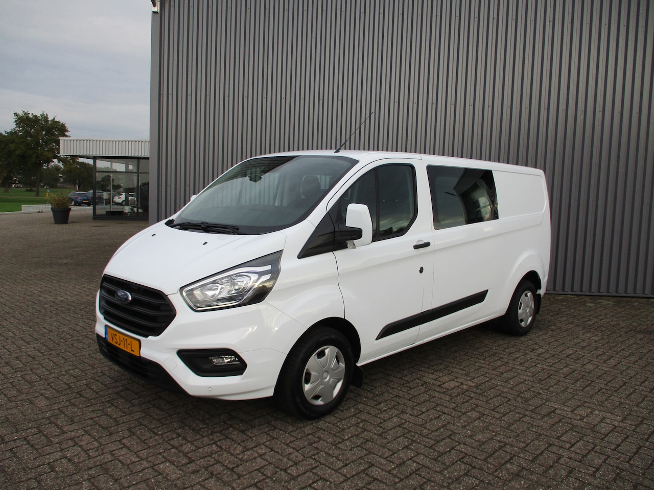 Ford Transit Custom - 2.0 TDCI 130 PK L2 Trend Dubbele Cabine 6 Persoons - AutoWereld.nl