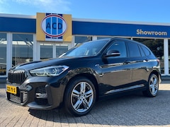 BMW X1 - XDrive25e M-Pakket High Executive Edition | Trekhaak | M-Sport |
