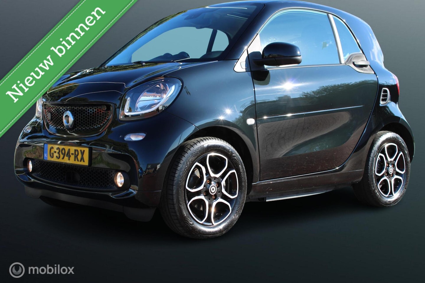 Smart Fortwo - EQ Business Solution 18 kWh, Leer, Stoelverwarming, Panoramadak, Navi, App connect, Camera - AutoWereld.nl