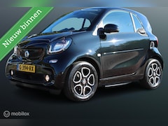 Smart Fortwo - EQ Business Solution 18 kWh, Leer, Stoelverwarming, Panoramadak, Navi, App connect, Camera