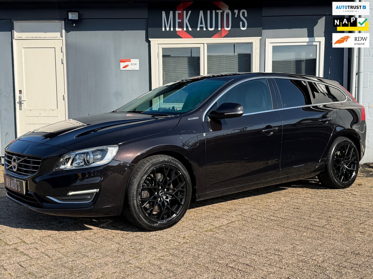 Volvo V60 - 2.4 D6 AWD Plug-In Hybrid Summum|Pano|Memory|H&K - AutoWereld.nl