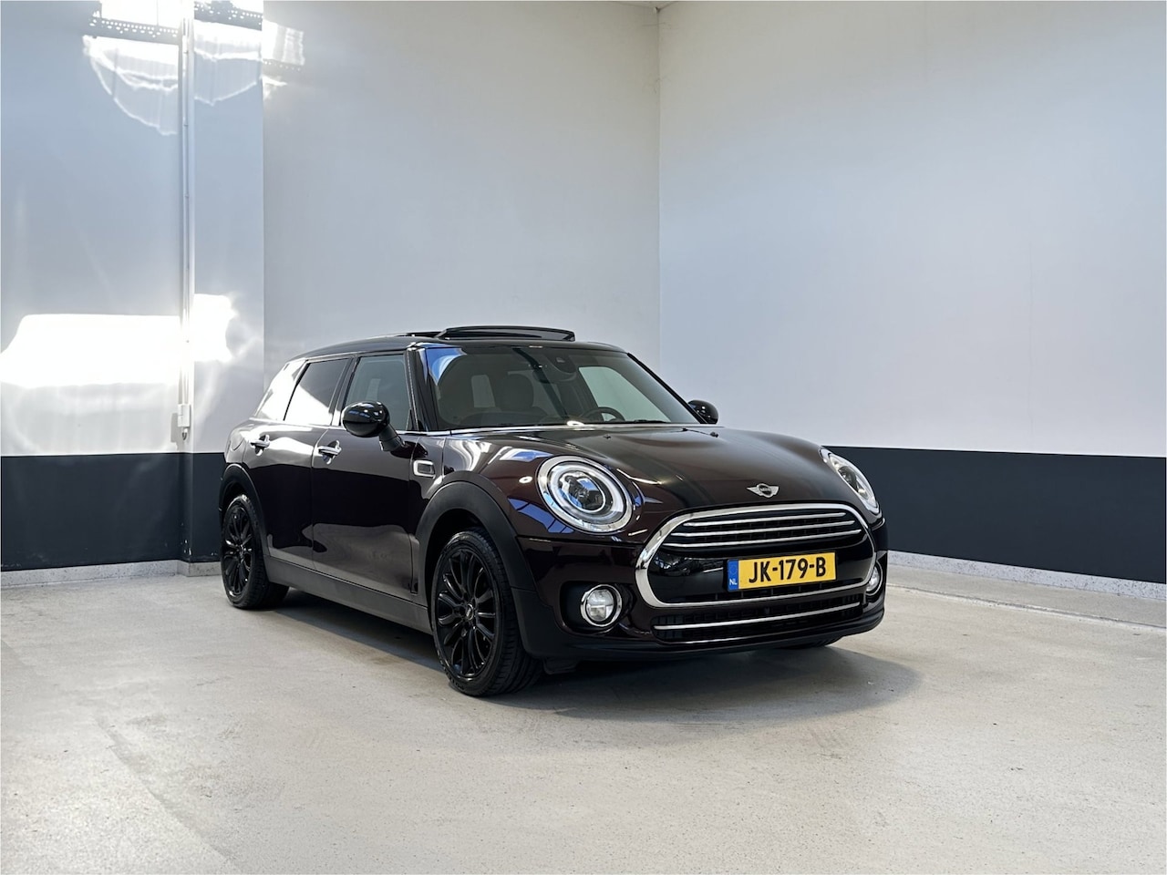 MINI Clubman - 1.5 Cooper Chili|NL | Pano | Navigatie | PDC | - AutoWereld.nl