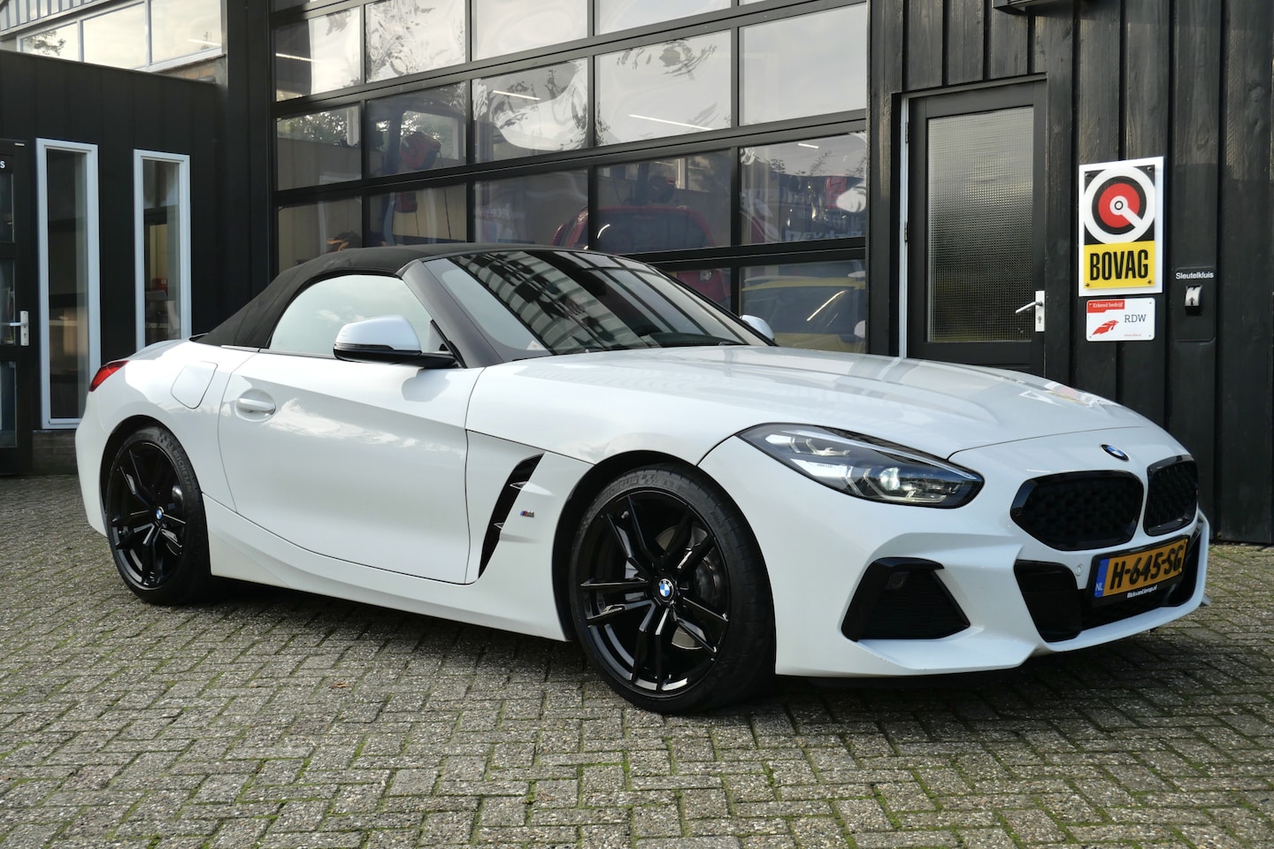 BMW Z4 Roadster - sDrive20i High Executive M-Sport | Leder | 18'' | LED | Carplay | Stoelverwarming - AutoWereld.nl