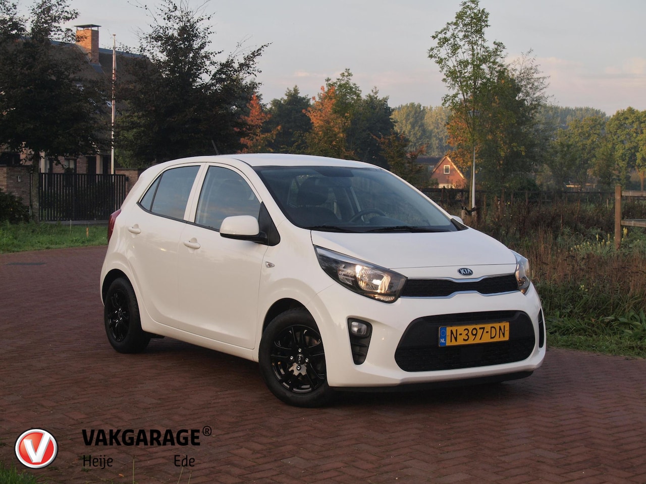 Kia Picanto - 1.0 DPi ComfortLine 5p | 5 Persoons | Airco | Zwarte Velgen | NL-Auto | - AutoWereld.nl