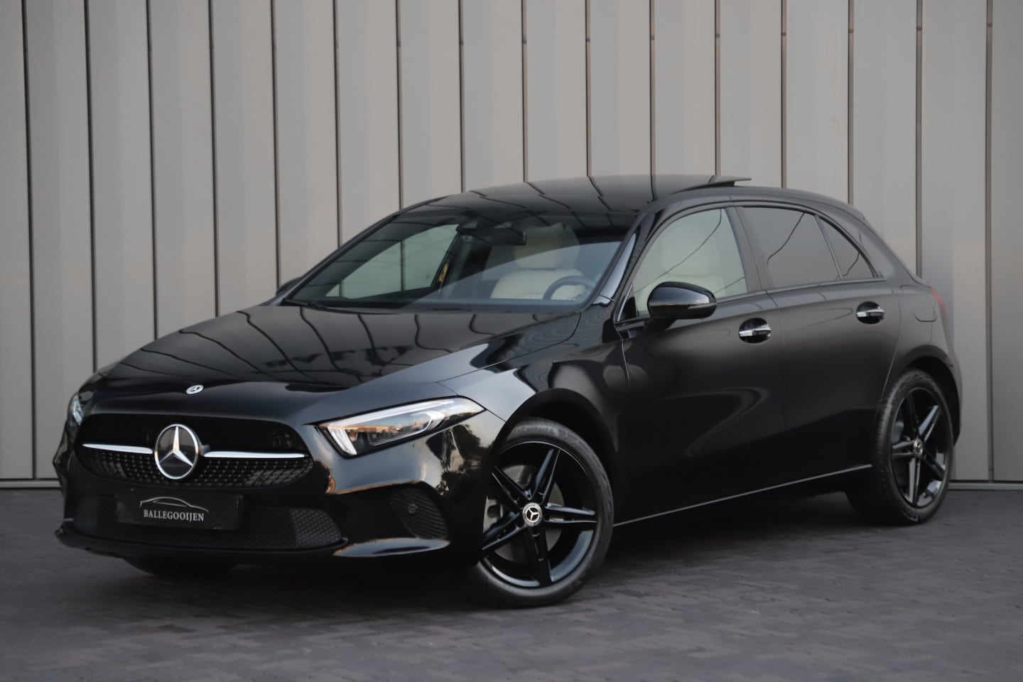 Mercedes-Benz A-klasse - 250e Business Solution | 218PK | Memory | Keyless-go | Pano | Leder | Sfeerverlichting+ | - AutoWereld.nl