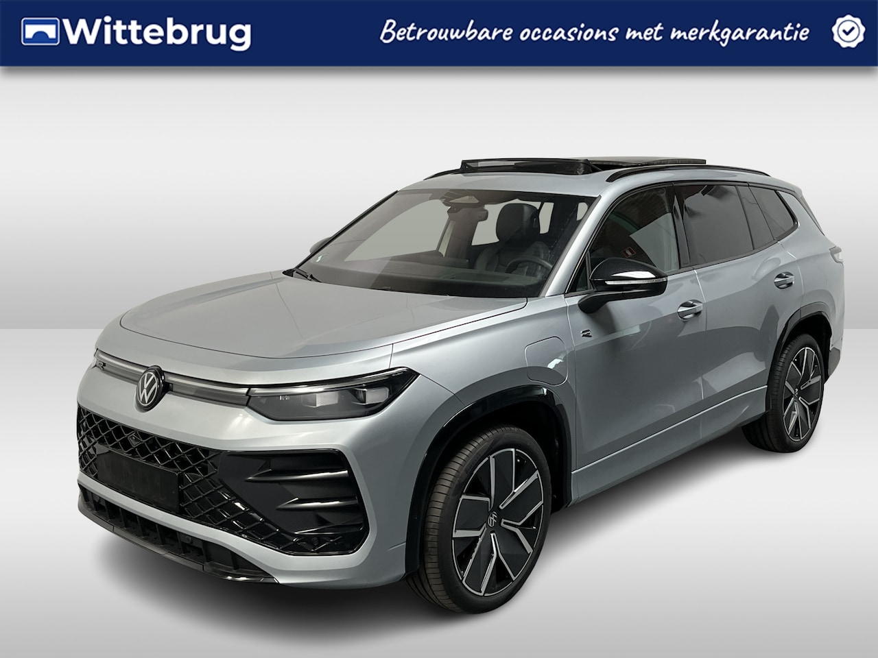 Volkswagen Tayron - 1.5 eHybrid R-Line Edition / FABRIEKSGARANTIE TM 11-2030/ 272 PK/ TREKHAAK/ PANO/ LEER/ 36 - AutoWereld.nl