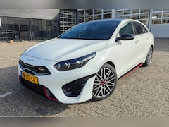 Kia ProCeed - 1.6 T-GDi GT NAP,JBL,Camera,Navi,Keyless,Pano/ Sport Uitlaat | Stoelmemory/Dealer onderhouden met garan
