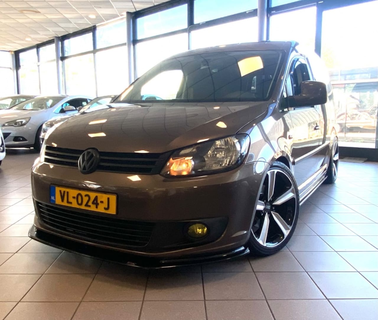 Volkswagen Caddy - 1.6 TDI AUTOMAAT NW APK UNIEK BJ 2015 !!! - AutoWereld.nl