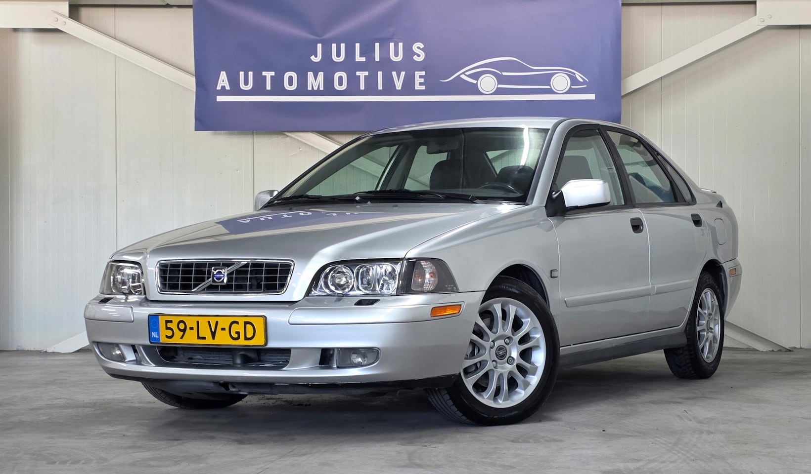Volvo S40 - 2.0 Europa Nordic Leer Xenon CruiseControl DSA Netjes! - AutoWereld.nl