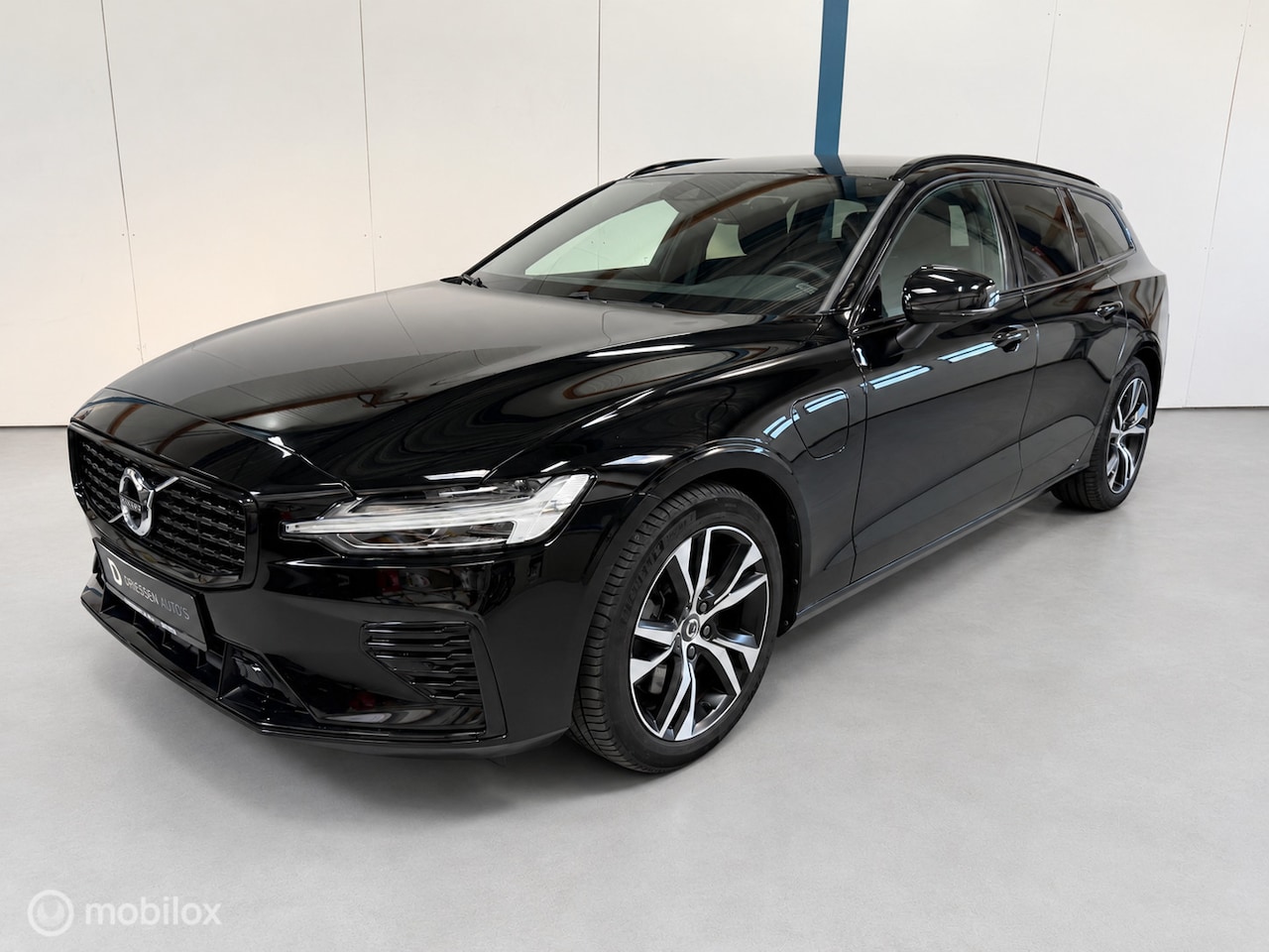 Volvo V60 - 2.0 T6 Plug-in hybrid AWD Plus Dark LONG RANGE - AutoWereld.nl