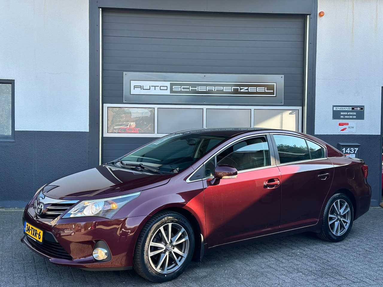 Toyota Avensis - 1.8 VVTi Dynamic | AUTOMAAT | CAMERA | AIRCO | CC | TREKHAAK - AutoWereld.nl