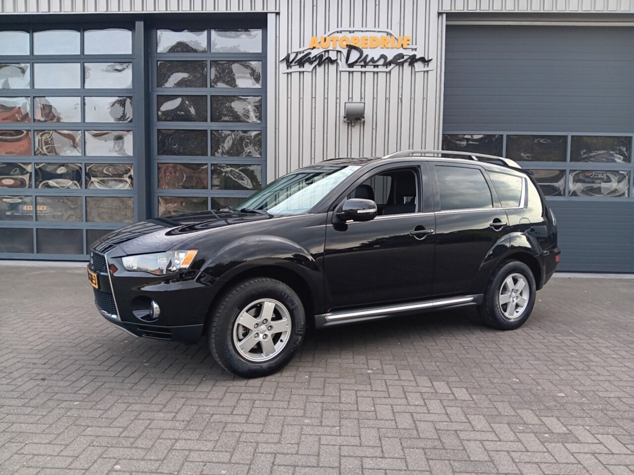 Mitsubishi Outlander - 2.0  147pk Edition Two Clima/Cruise Control PDC Achter Radio-cd Afn.Trekhaak - AutoWereld.nl