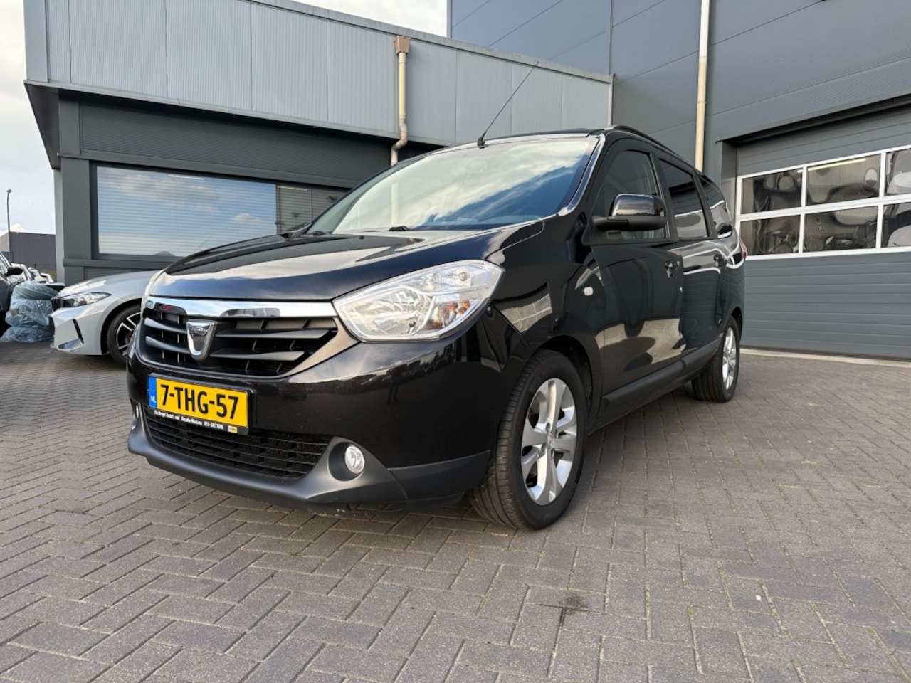Dacia Lodgy - 1.2 TCe Prestige 7 pers. Navigatie - AutoWereld.nl
