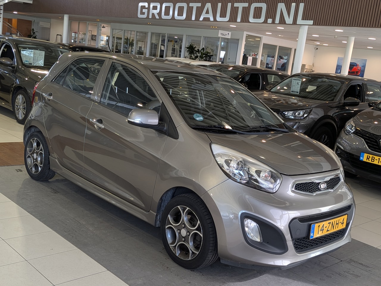 Kia Picanto - 1.0 CVVT Design Edition MOTOR ROOKT Airco, Stuurbekrachtiging - AutoWereld.nl