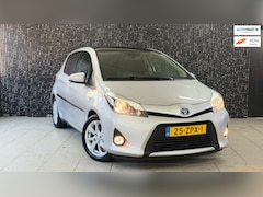 Toyota Yaris - 1.5 Full Hybrid Dynamic Pano | Navi | Camera | Leer