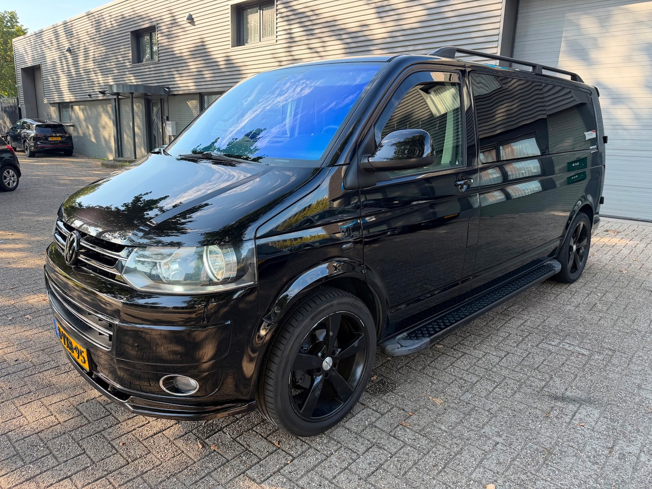 Volkswagen Transporter - 2.0 TDI L2H1 DC Trendline 2.0 TDI L2H1 DC Trendline - AutoWereld.nl